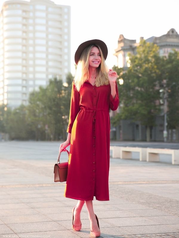 Woman-wearing-a-burgundy-Christmas-dress