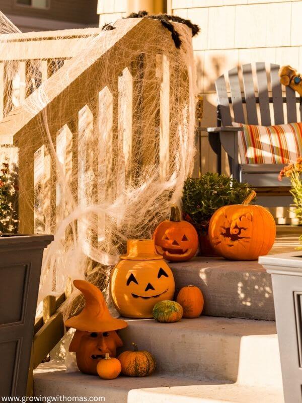 simple-outdoor-pumpkin-display