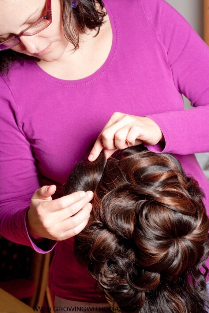 woman-storing-her-wig