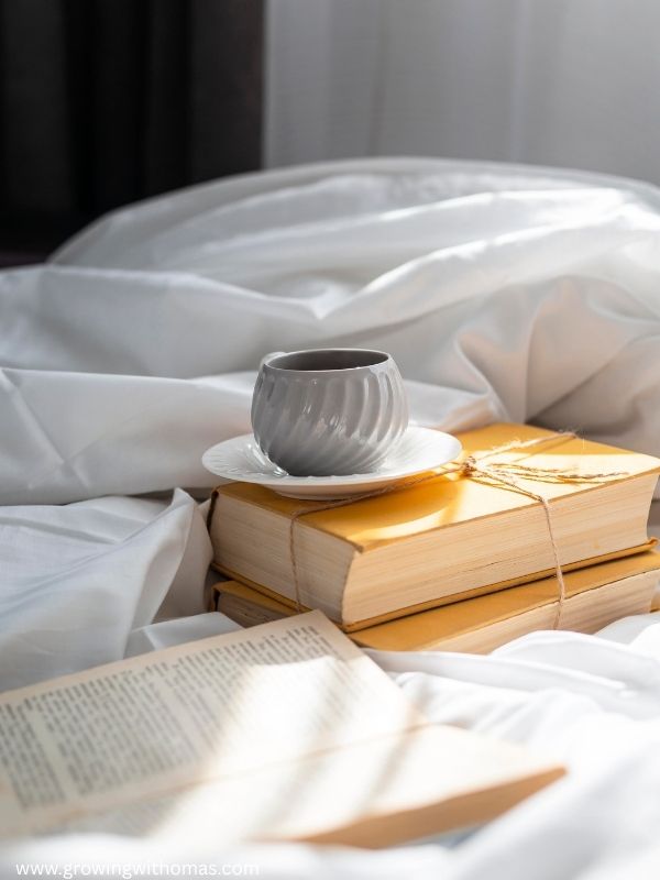 Book-and-journal-for-reflecting-on-personal-intentions.