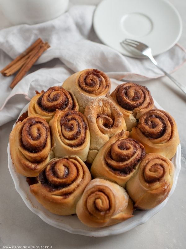 Cinnamon-Rolls-