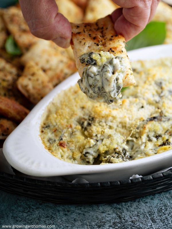 Creamy-spinach-and-artichoke-dip-for-a-holiday-party-new-years-eve-appetizer-ideas