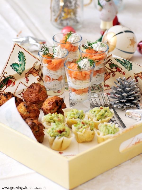 New-Years-Eve-appetizer-table-decorated-with-different-appetizer-dish.-featured-image-new-years-eve-appetizer-ideas