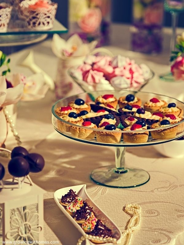 desserts-arrange-on-a-table-in-a-festive-season